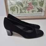 Featured thumbnail for Chaussures Vintage François Xavier en suède