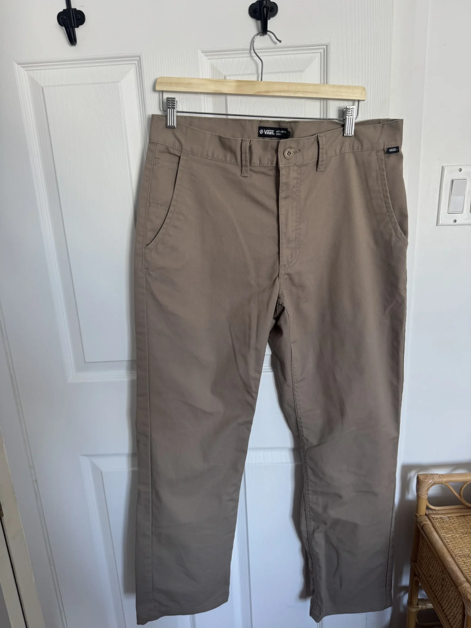 Featured image for Pantalon chino beige