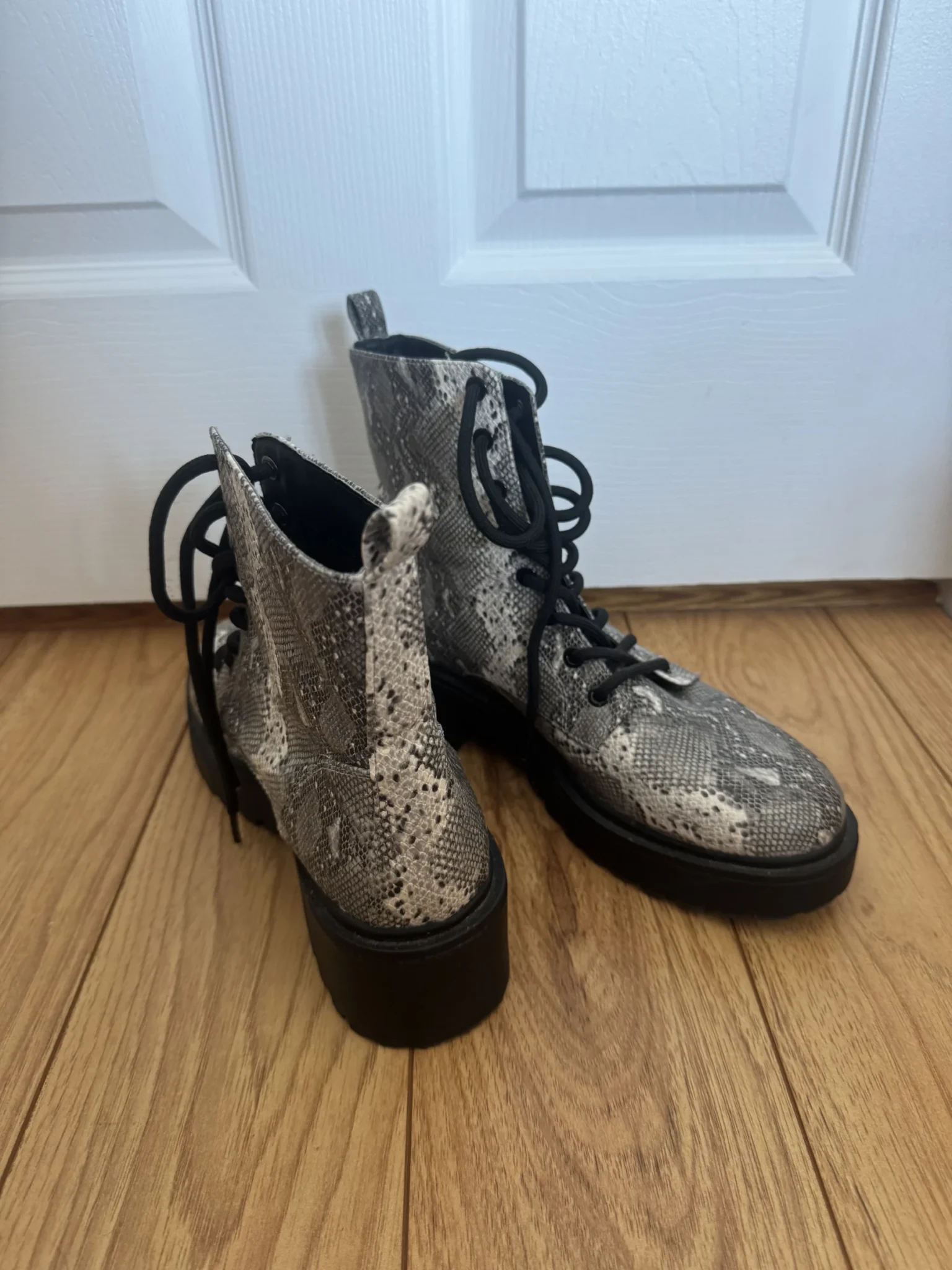 Image for Bottes peau de serpent
