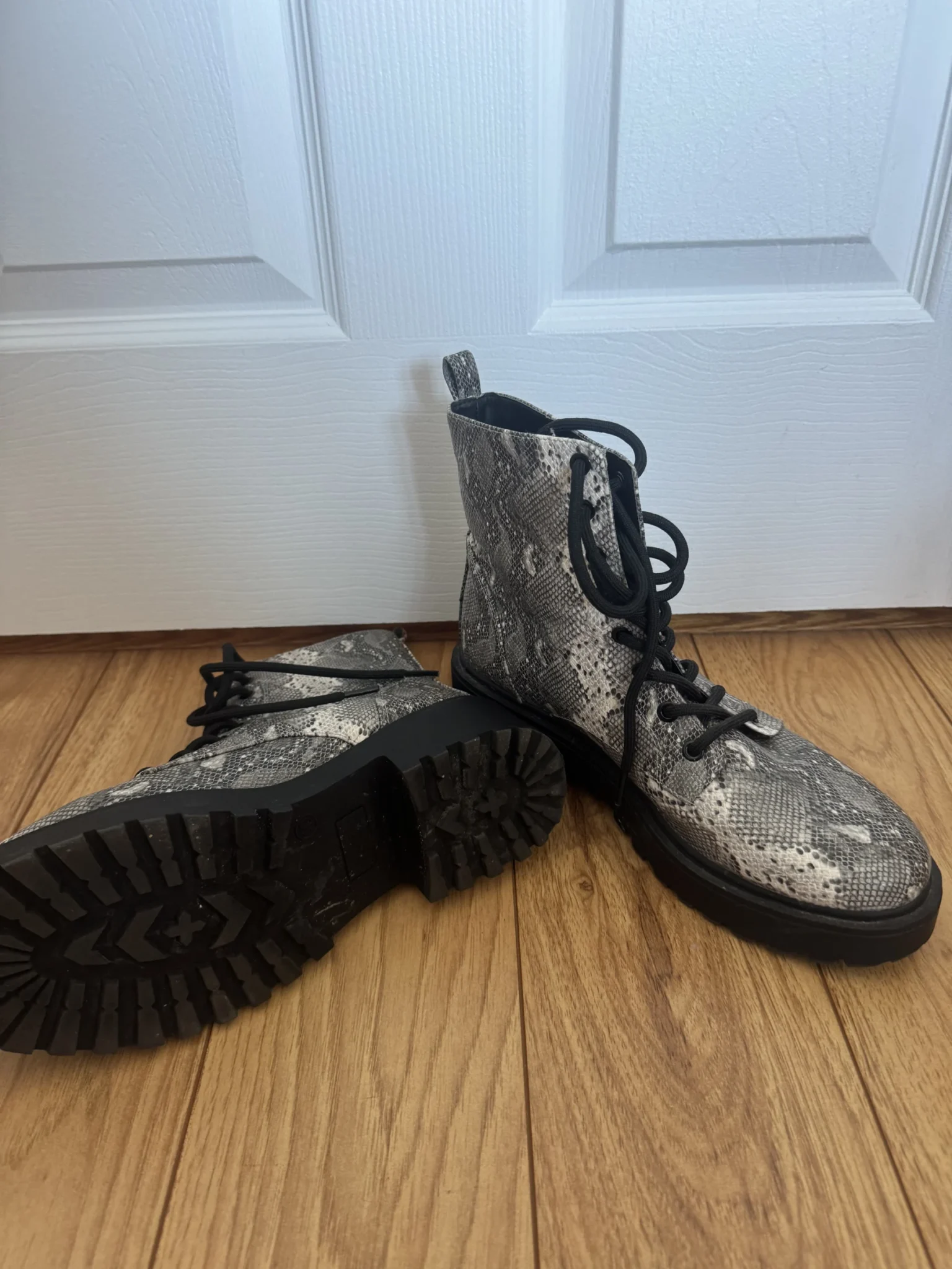 Image for Bottes peau de serpent