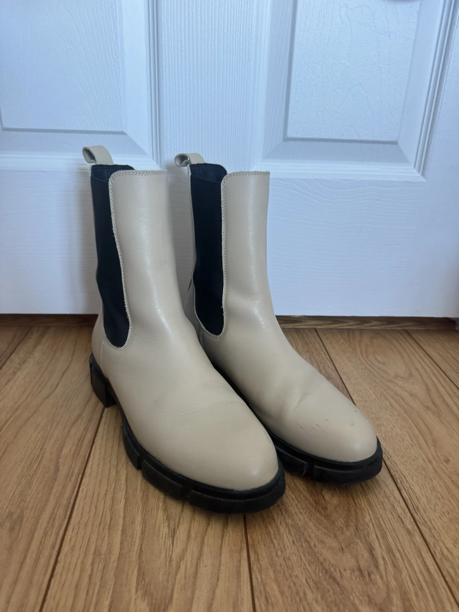 Featured image for Bottes beiges