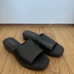 Featured thumbnail for Sandales à talon noires