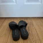 Thumbnail for Sandales à talon noires