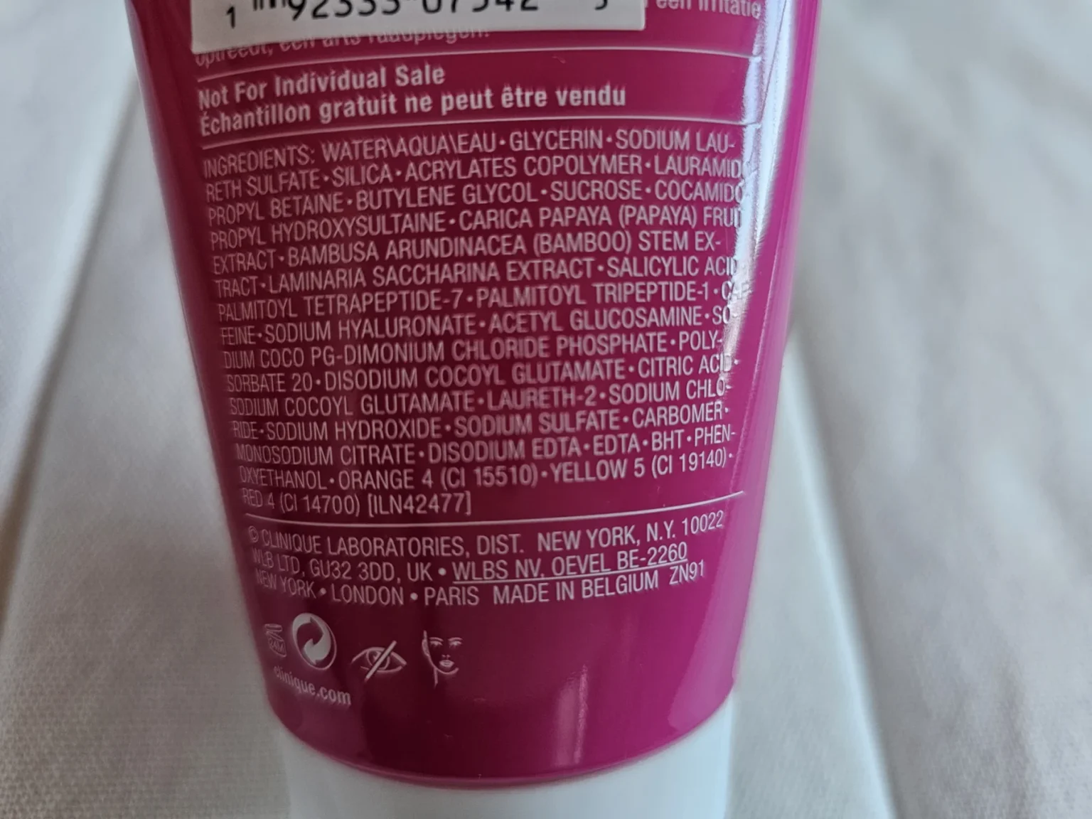 Image for Clinique, nettoyant exfoliant énergisant 2 en 1