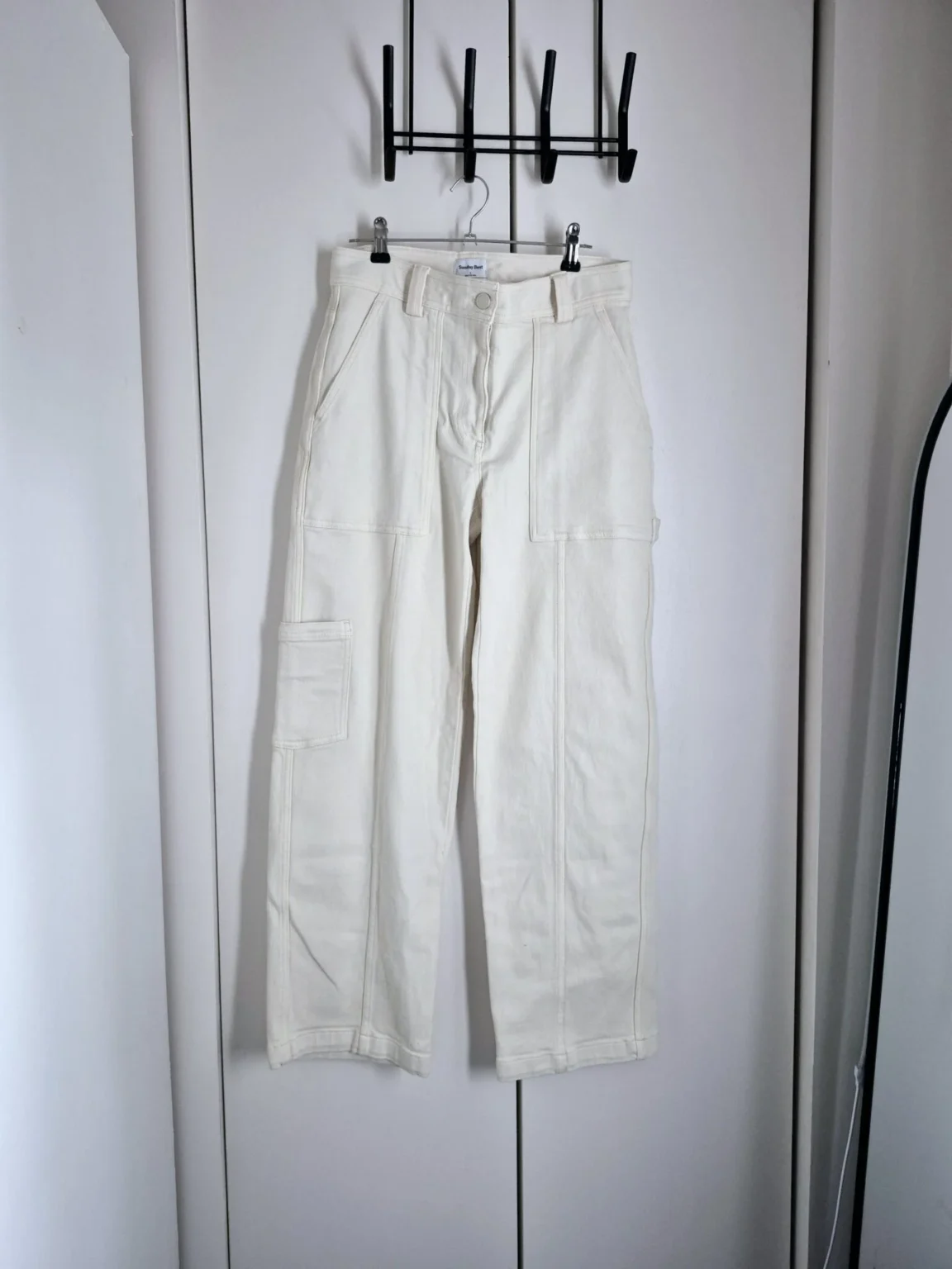 Featured image for Pantalon Aritzia Sunday Best taille haute grandeur 2