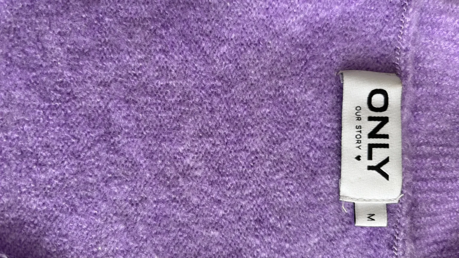 Image for ONLY knitting with heart-shaped buttons