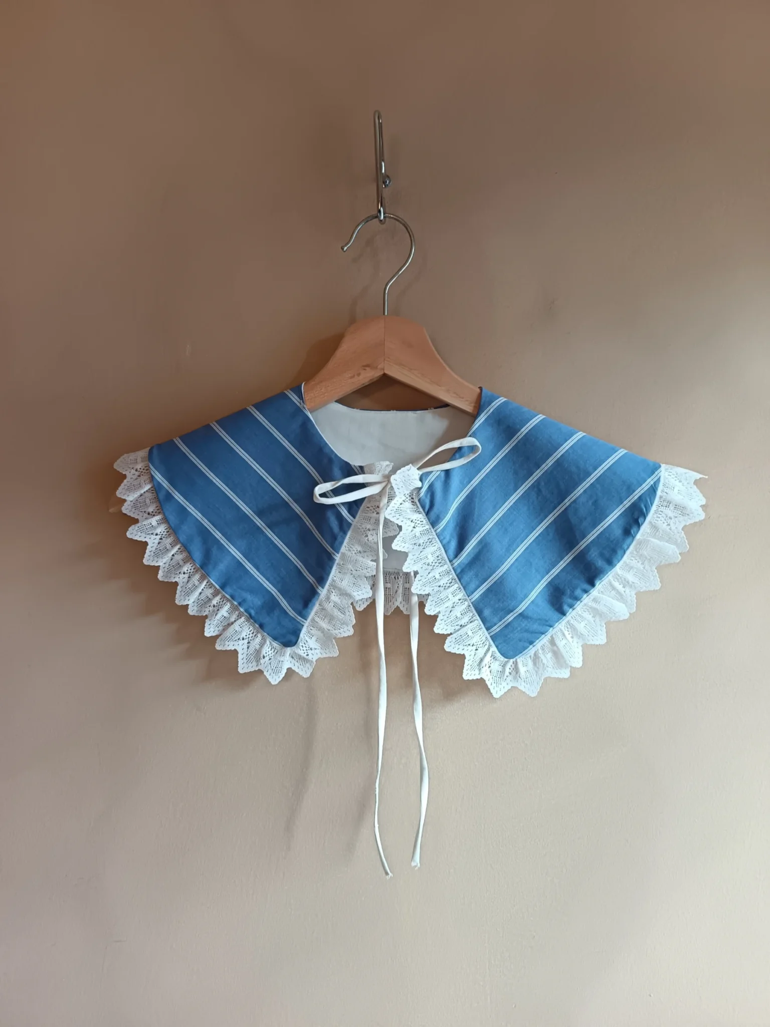 Featured image for Col amovible en dentelle