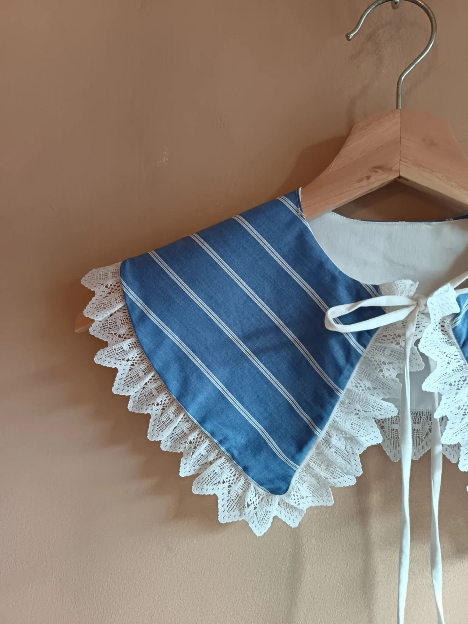 Image for Col amovible en dentelle