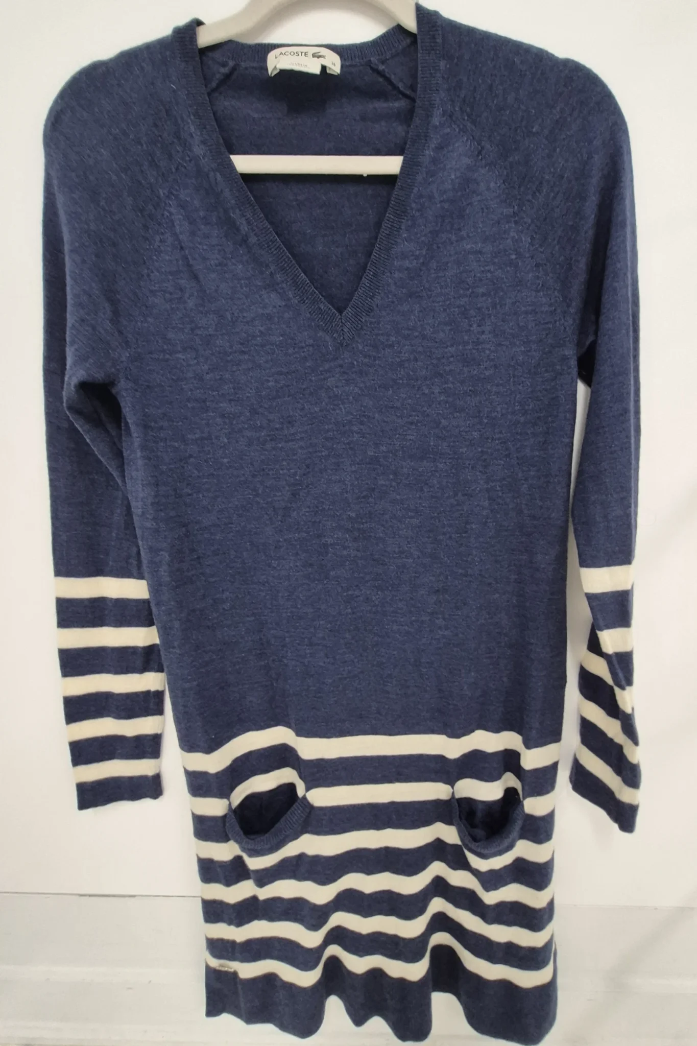 Featured image for Robe 100% laine mérinos extra-fine Lacoste