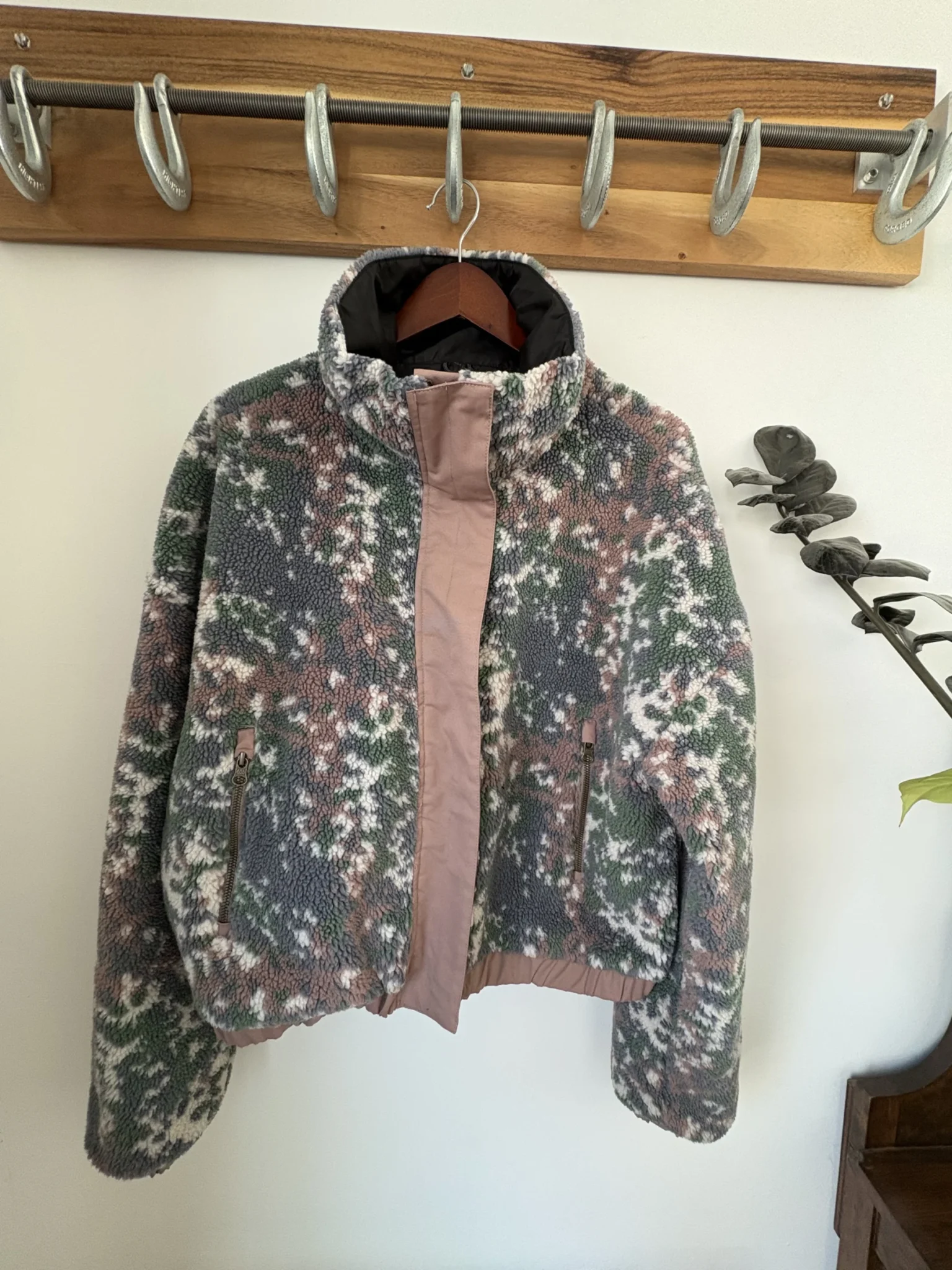 Featured image for Short winter coat brand 686