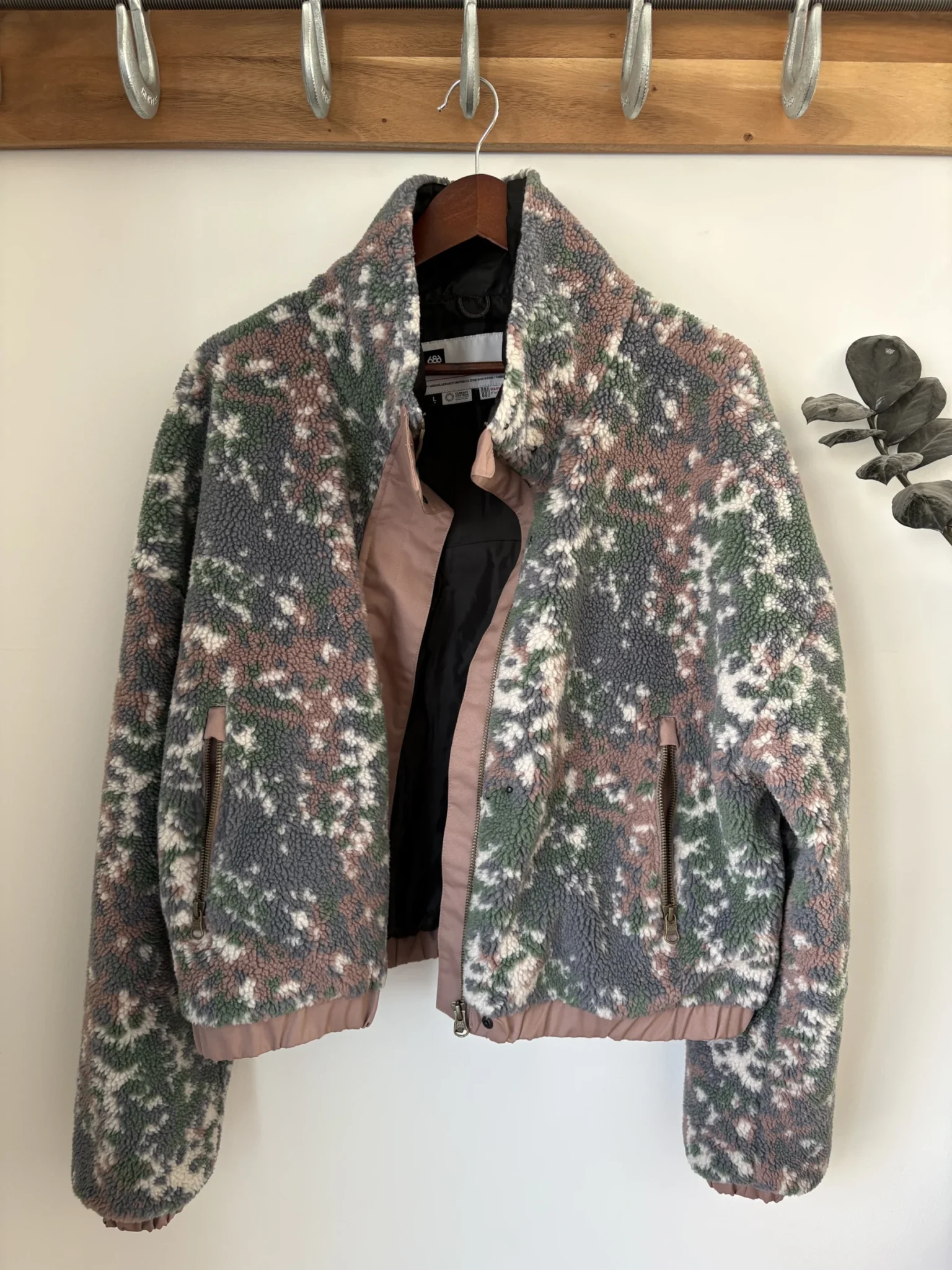 Image for Short winter coat brand 686