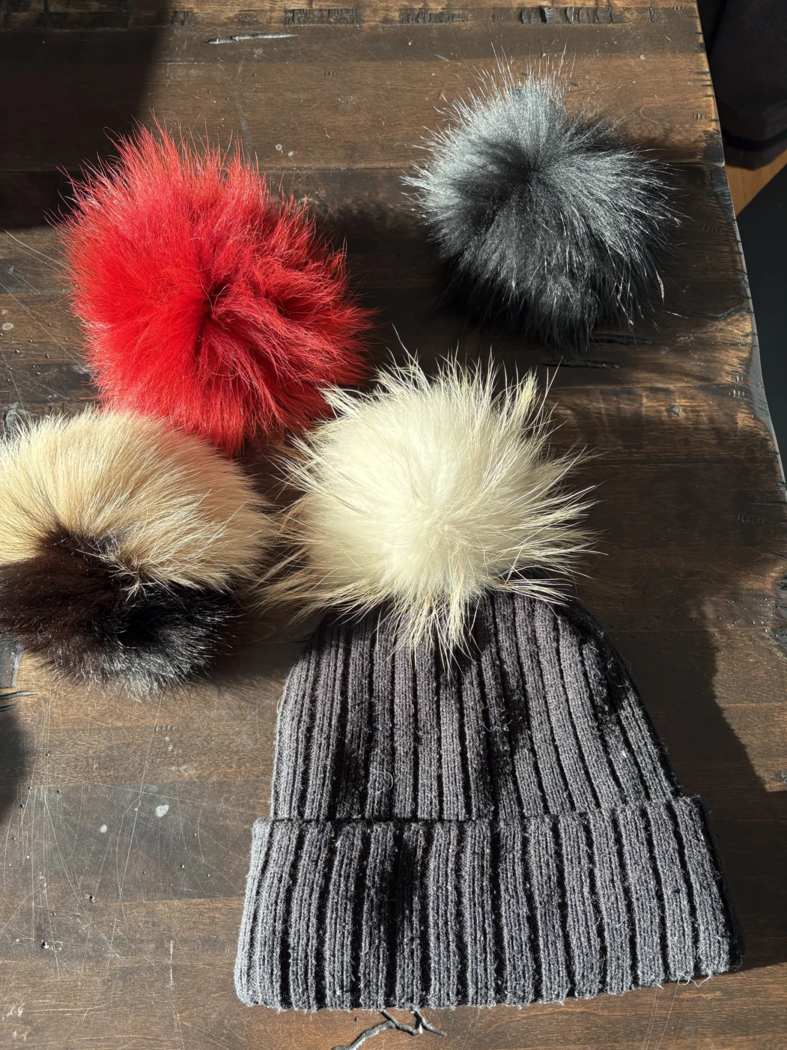Featured image for Multi-pompon hat
