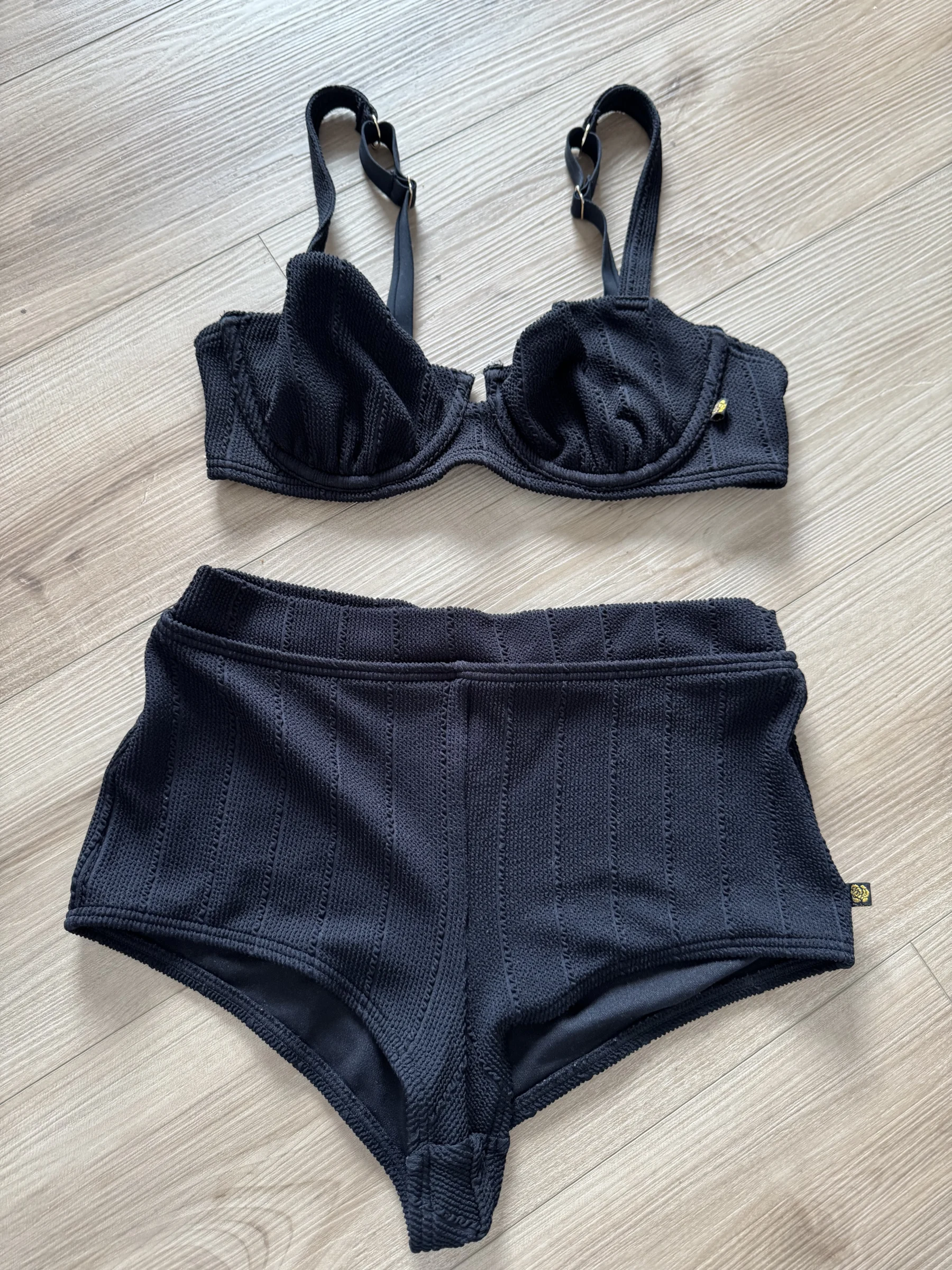 Ensemble maillot de bain noir Aqua seconde main
