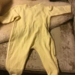 Thumbnail for Beau pyjama jaune pattes longues taille 0 - 3 mois bébé unisexe