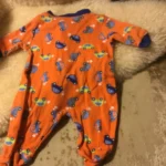 Thumbnail for Pyjama pattes bébé naissant unisexe (fait petit)