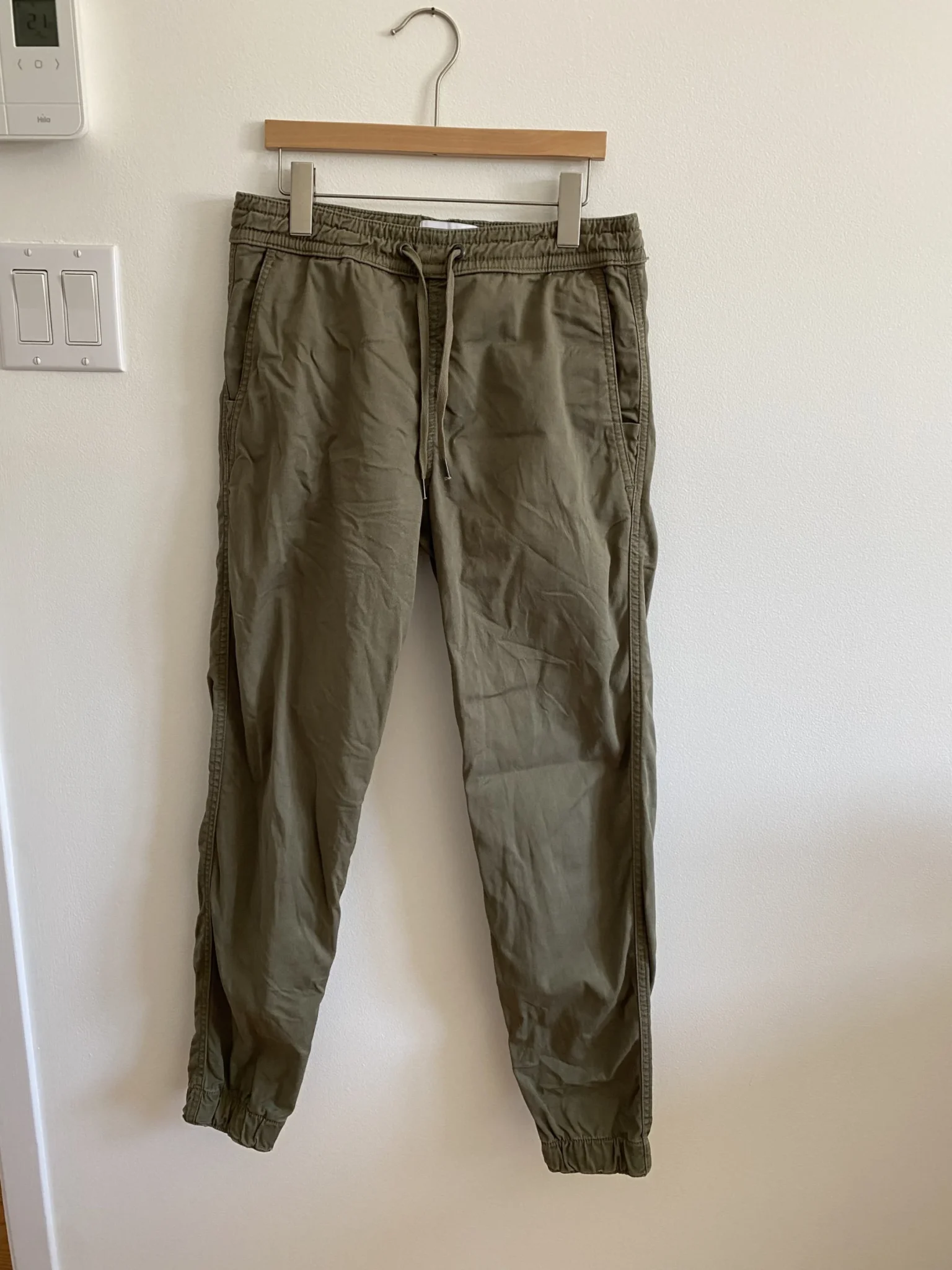Featured image for Pantalon khaki cargo Durer