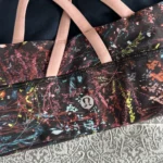 Thumbnail for Soutien-gorge de sport à motifs