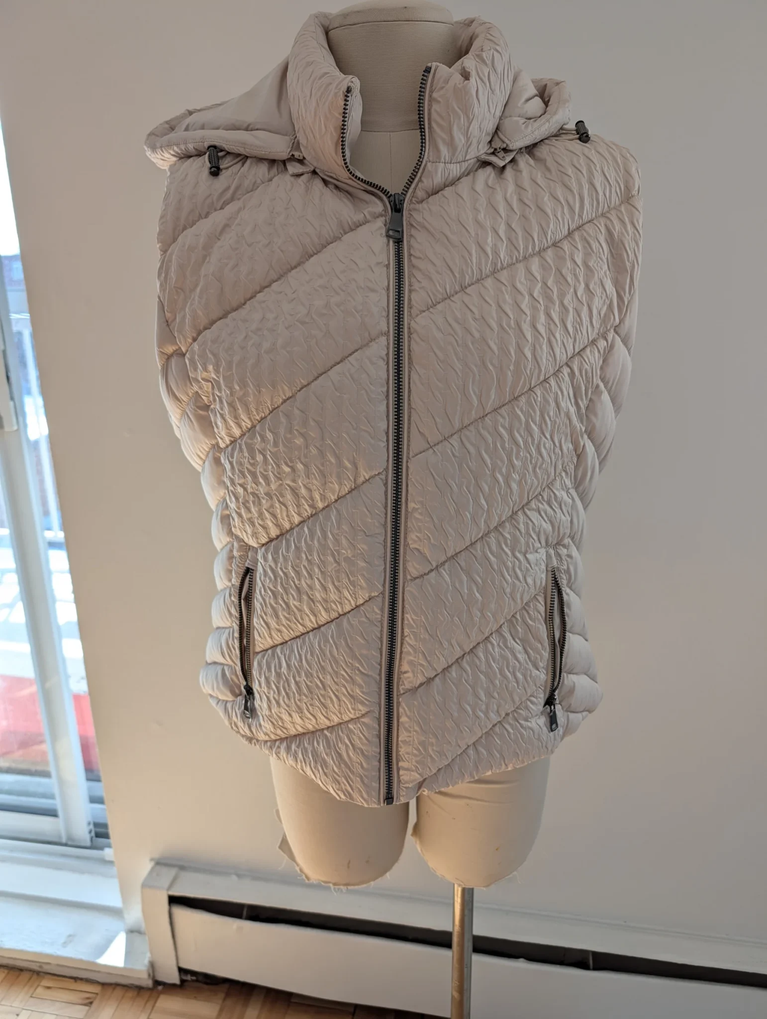 Featured image for Elena wang sleeveless jacket
