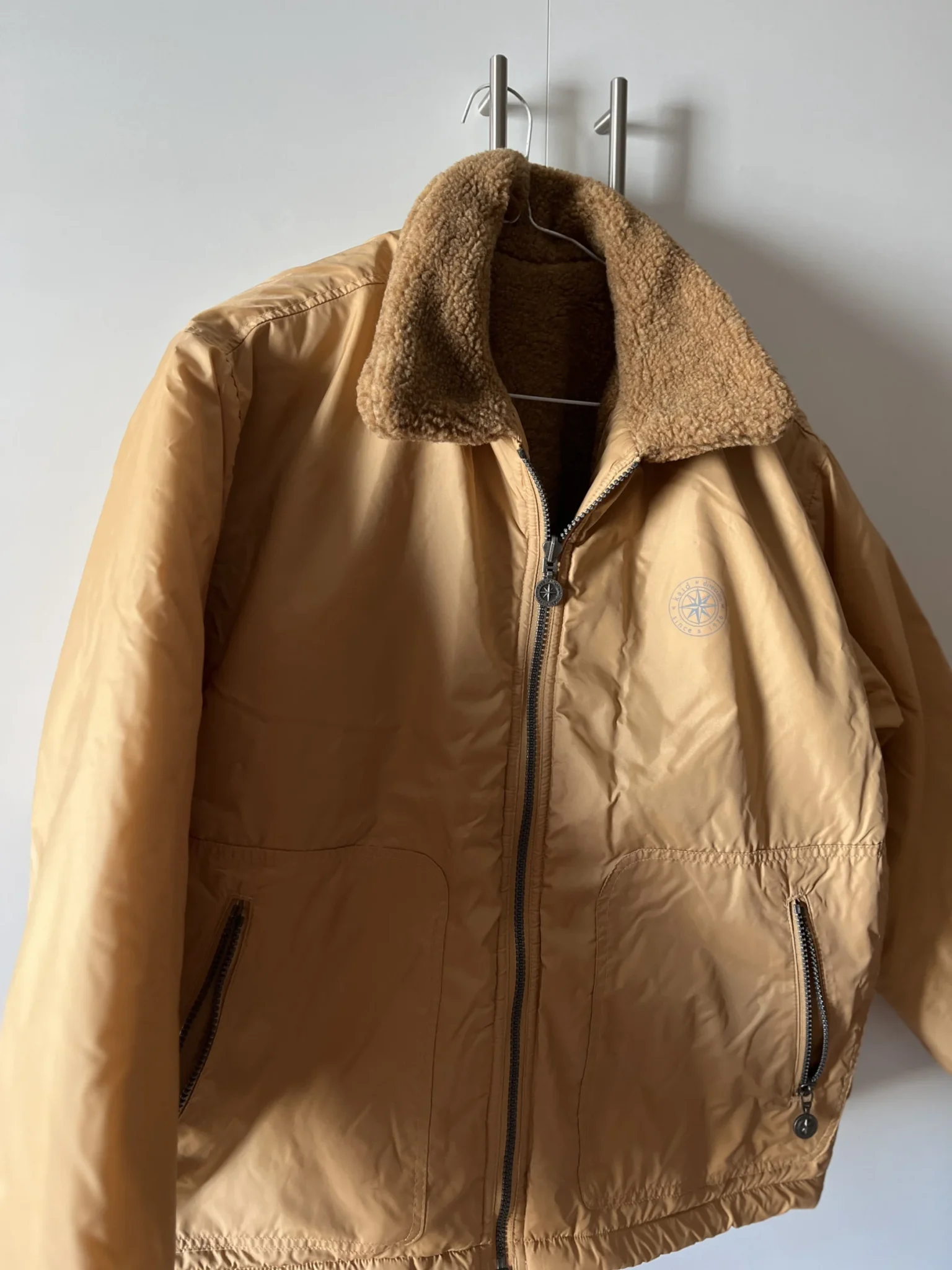 Featured image for Manteau réversible Kaid Direction