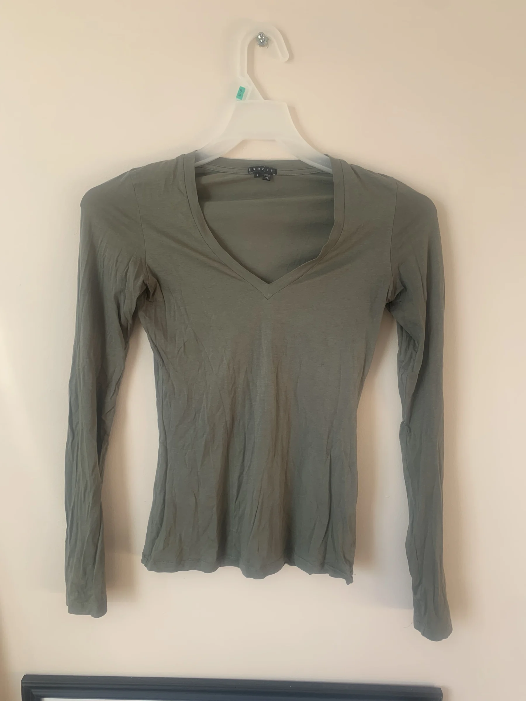 Chandail taille Small theory Theory seconde main