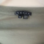 Thumbnail for Chandail taille Small theory