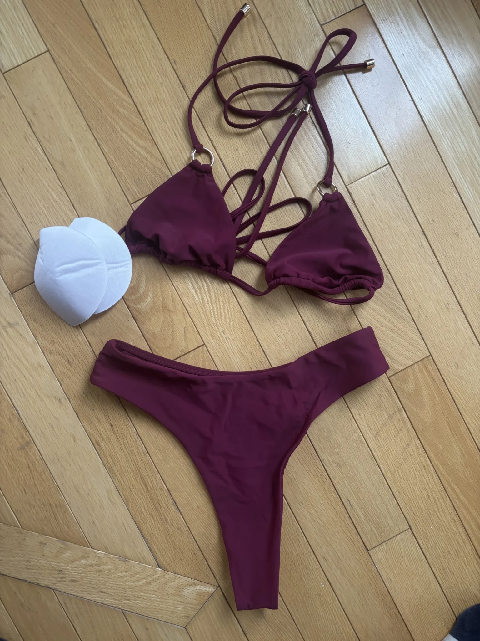 Featured image for Bikini Mennilo