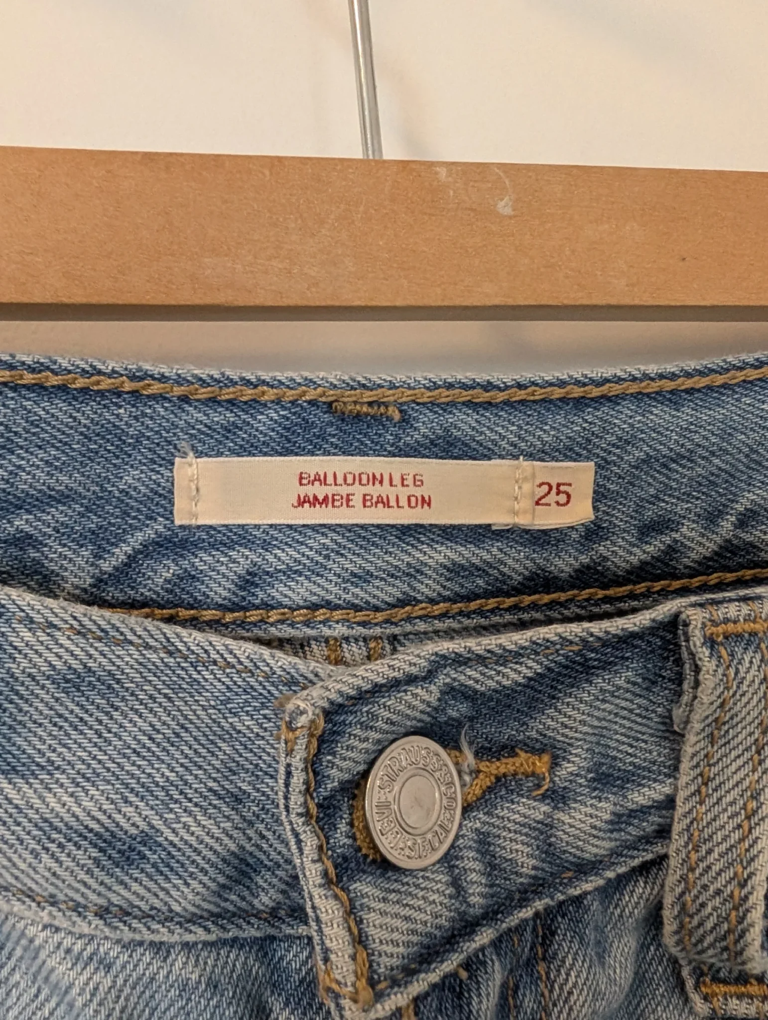 Image for Levi's/jeans Ballon Sz 25