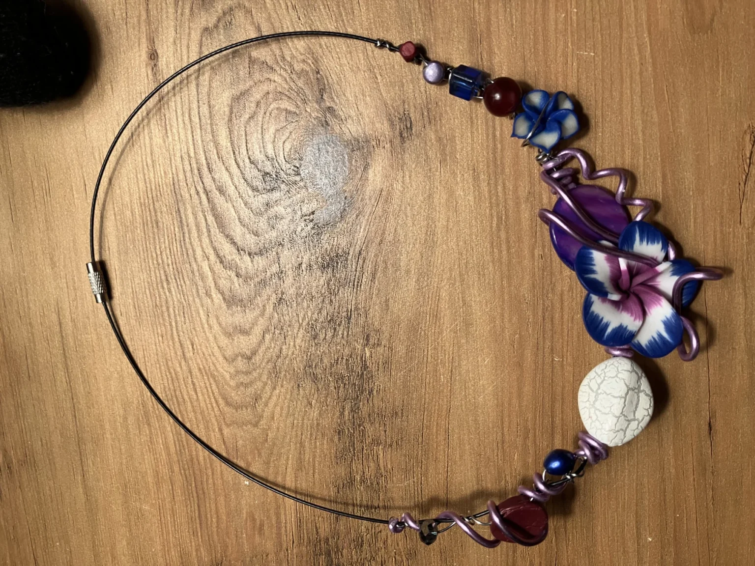 Image for Collier floral fait à la main