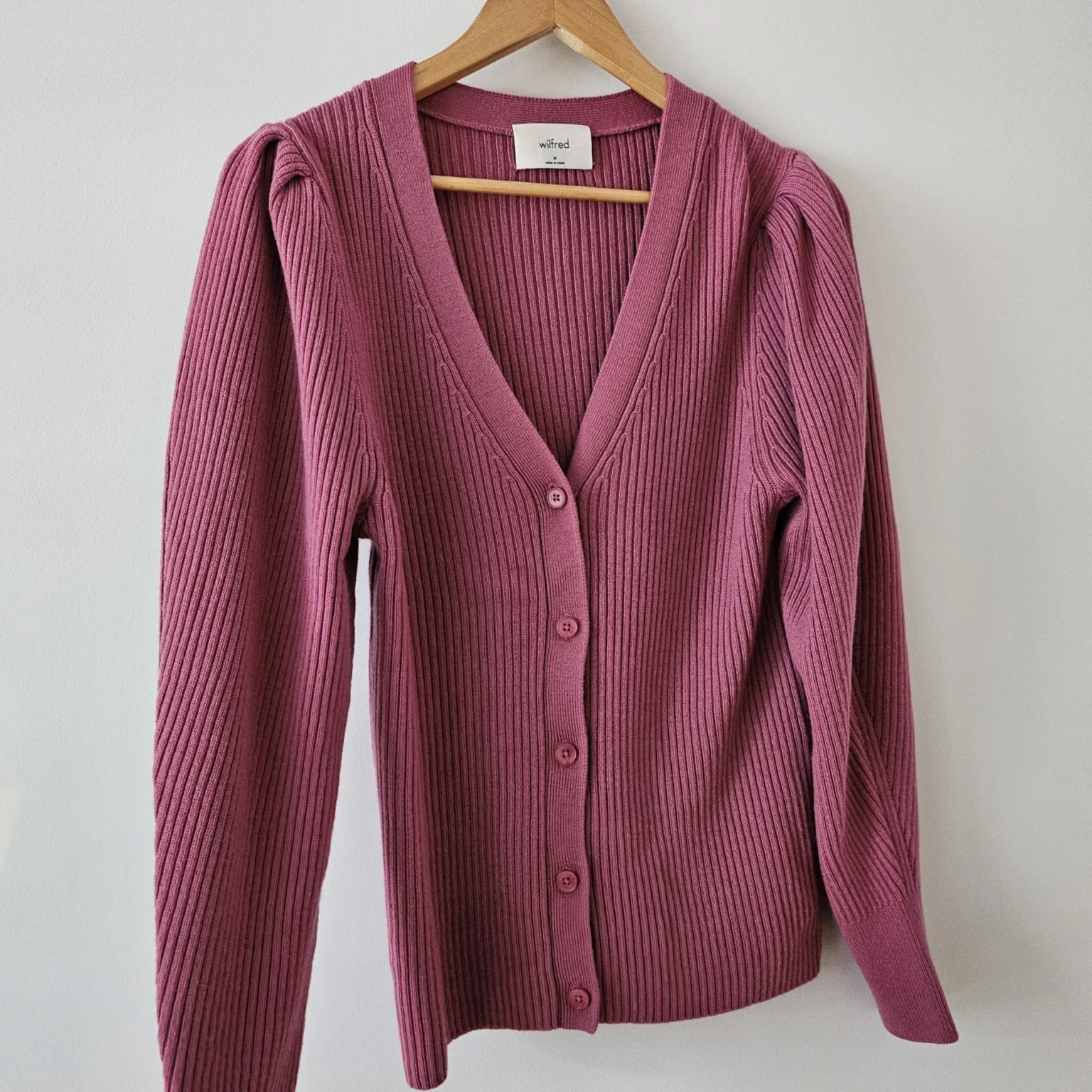 Featured image for Carina Cardigan col en V - Wilfred