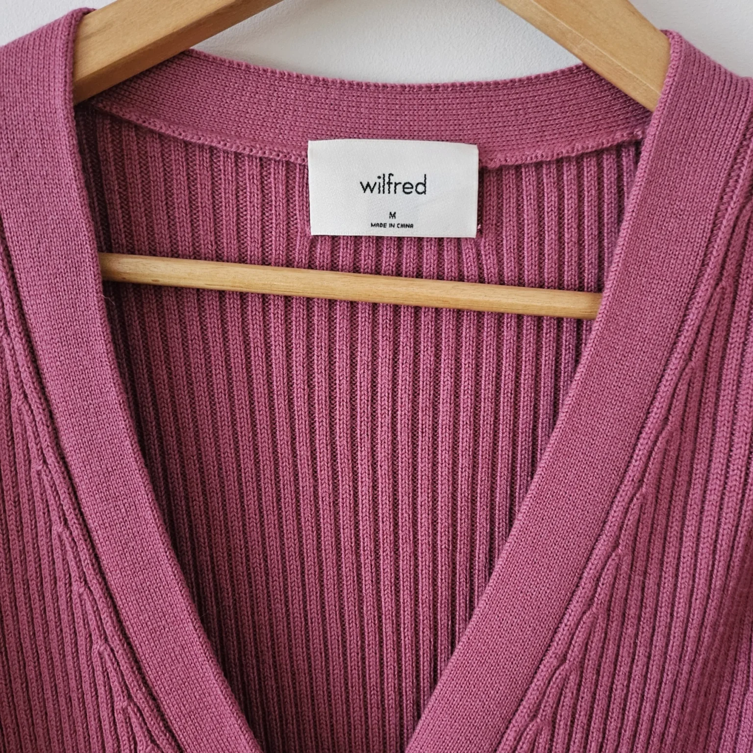 Image for Carina Cardigan col en V - Wilfred
