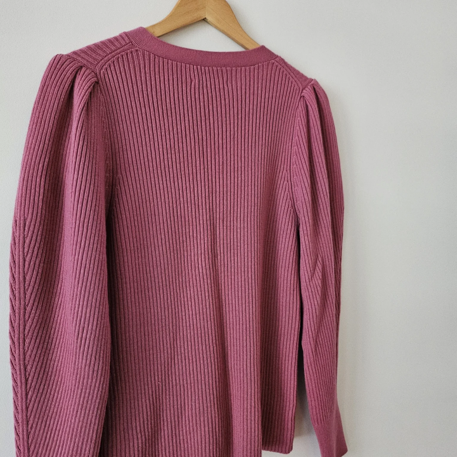 Image for Carina Cardigan col en V - Wilfred