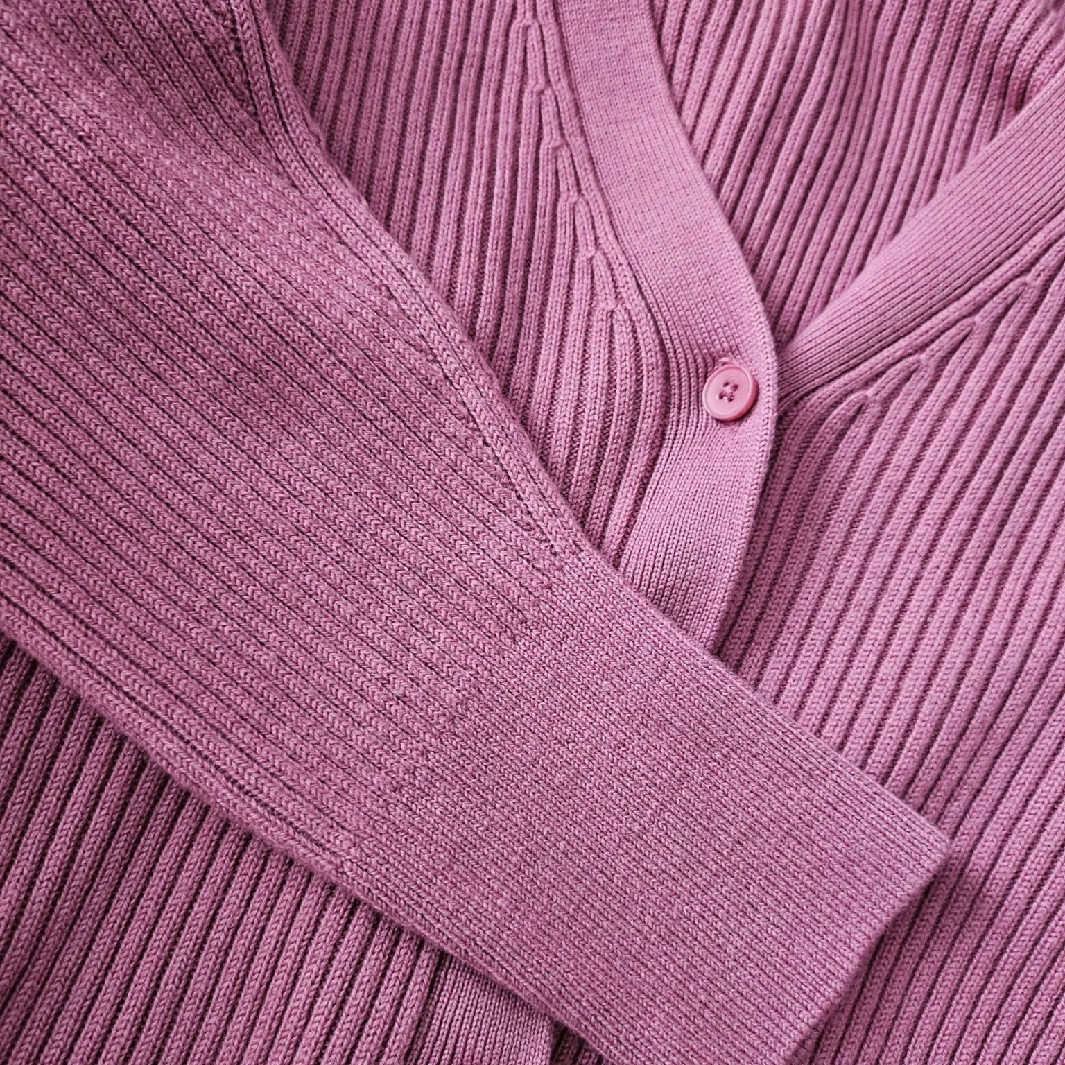 Image for Carina Cardigan col en V - Wilfred