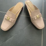 Featured thumbnail for Mule rose pâle en cuir Michael Kors taille 6