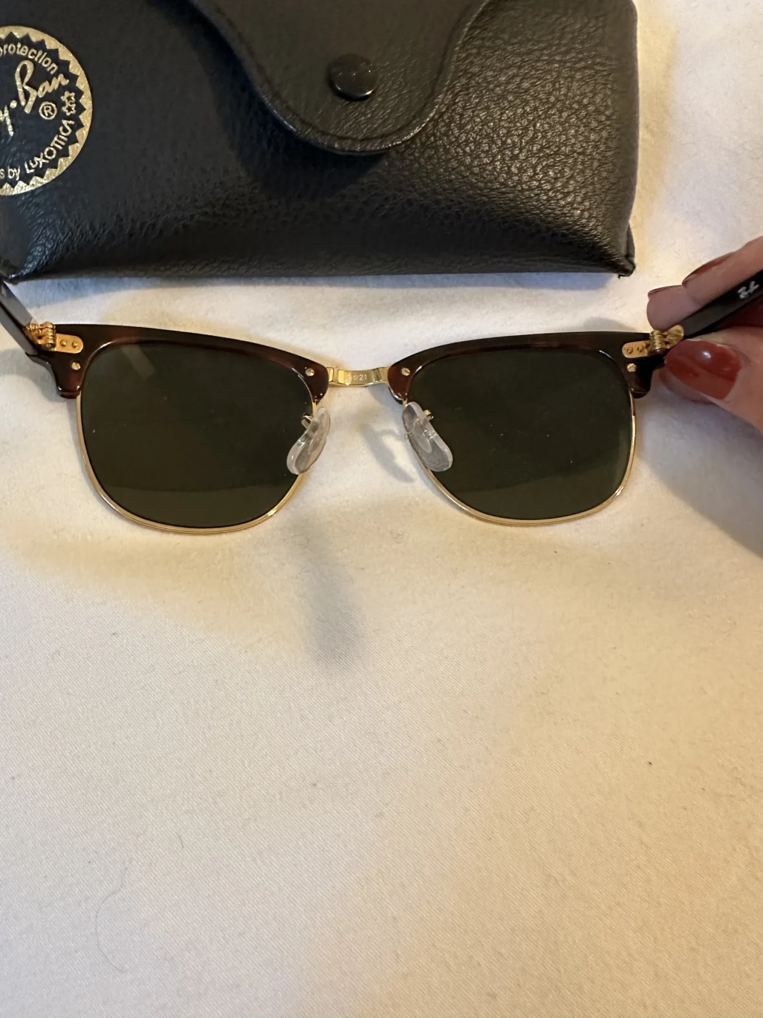 Image for ⬇️ prix❗️ Lunettes de soleil Rayban clubmaster 49-21 écaille de tortue et doré