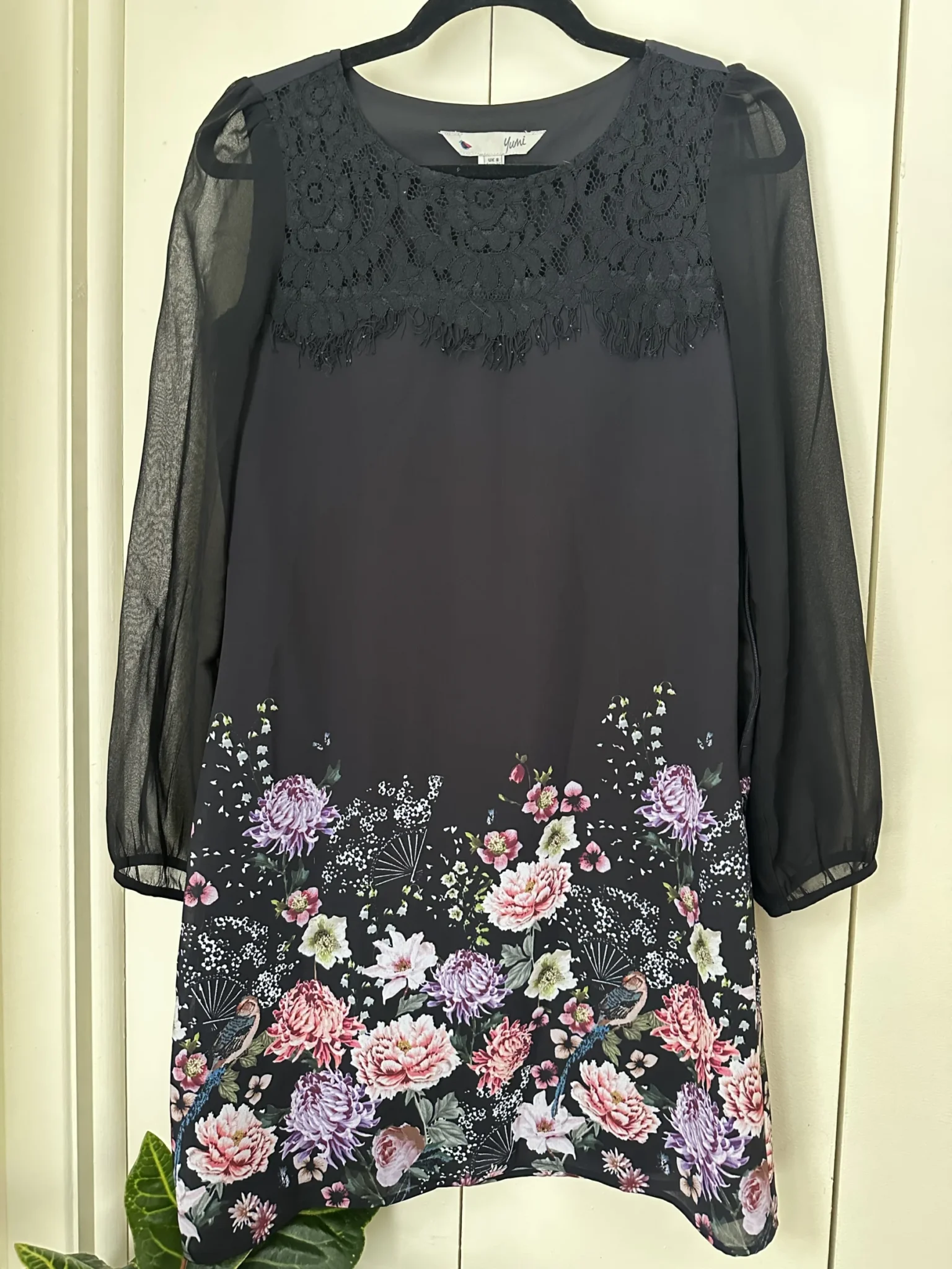 Image for Yumi black floral dress - size small (36)