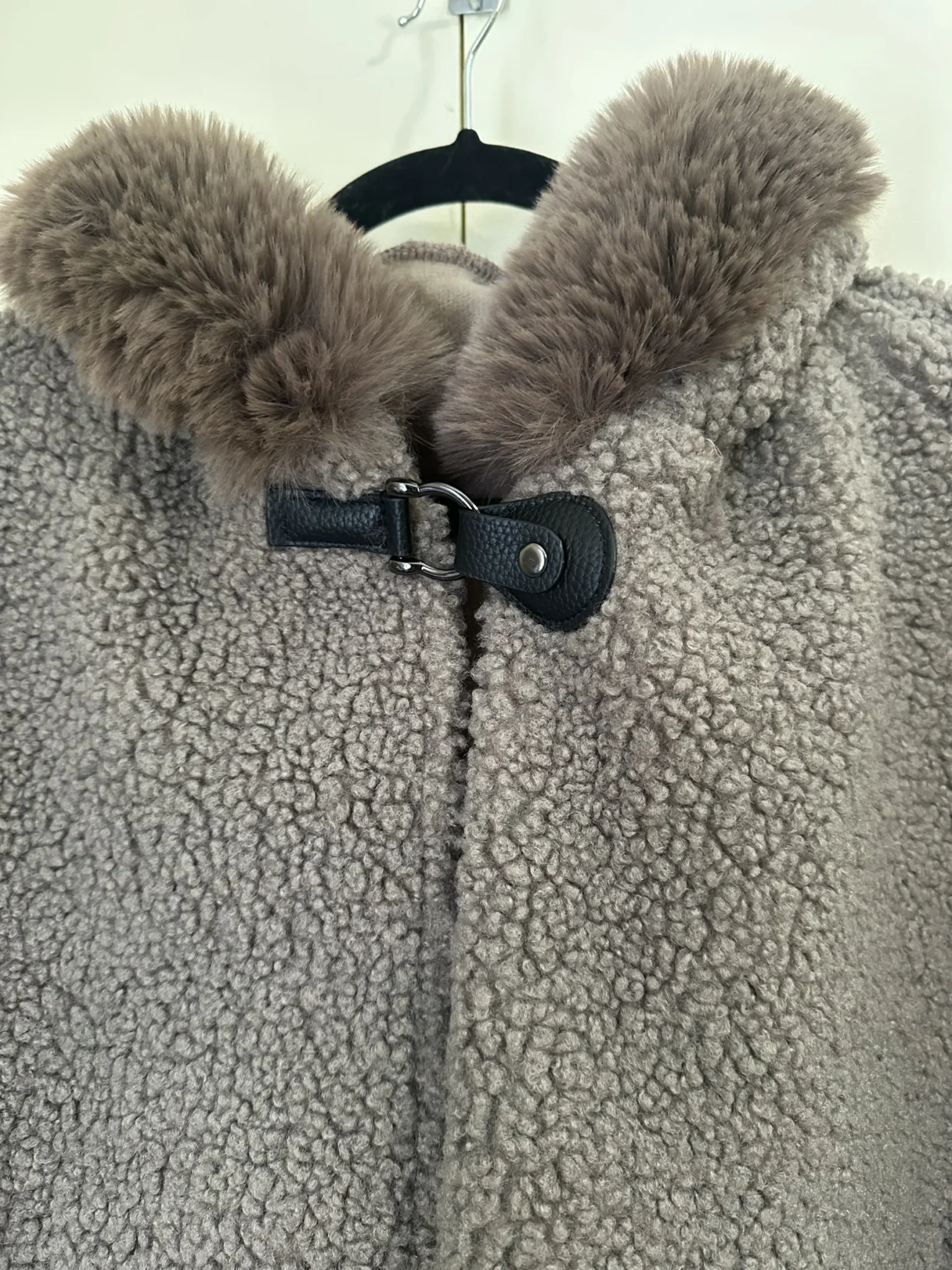 Image for Cape in taupe bouclé fabric - one size