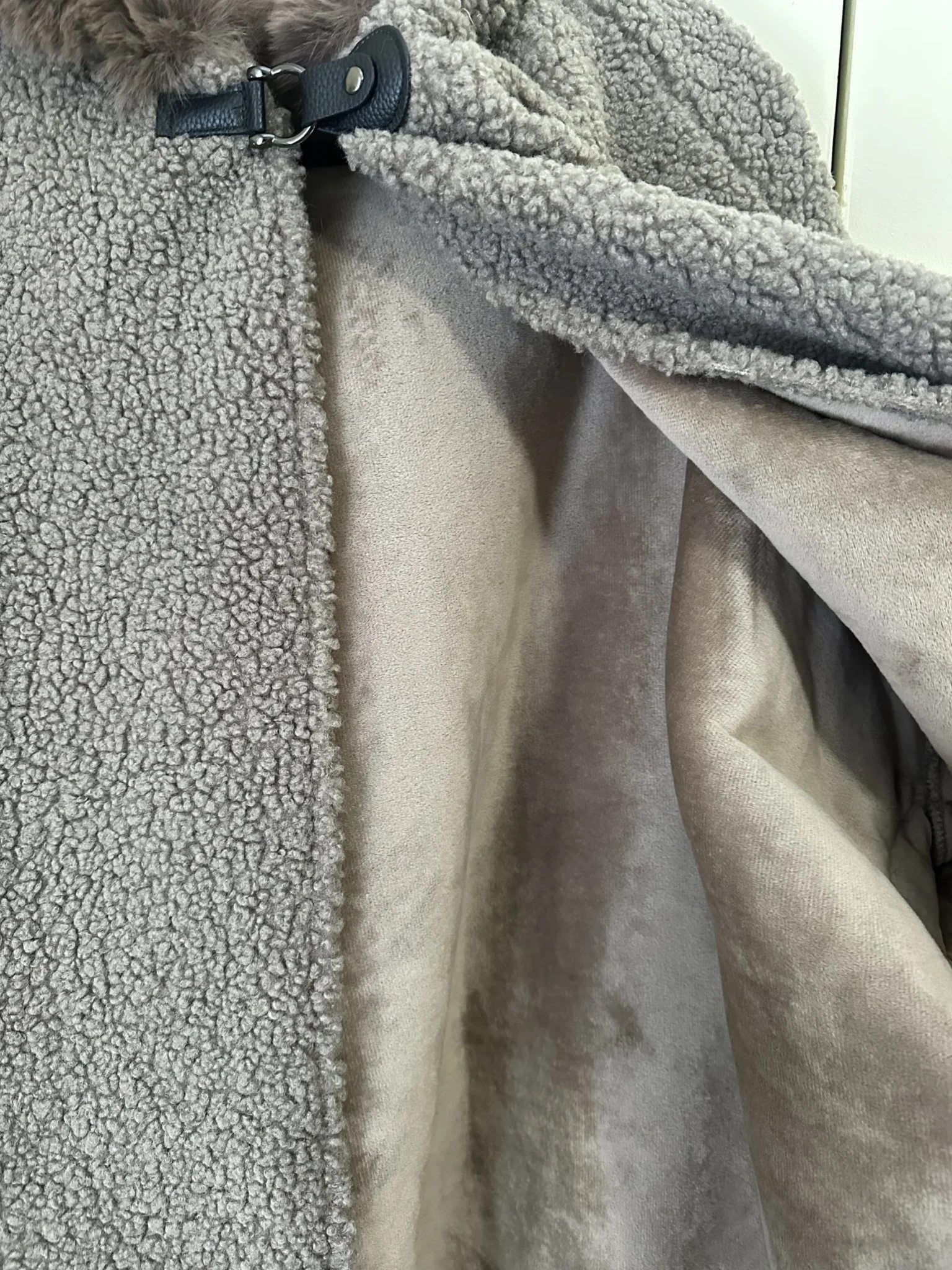 Image for Cape in taupe bouclé fabric - one size