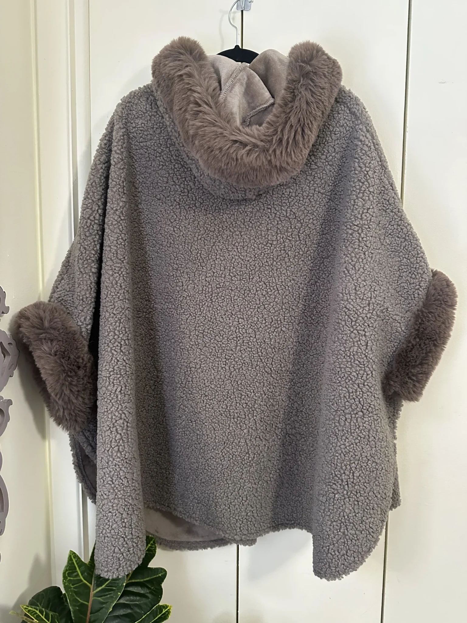 Image for Cape in taupe bouclé fabric - one size