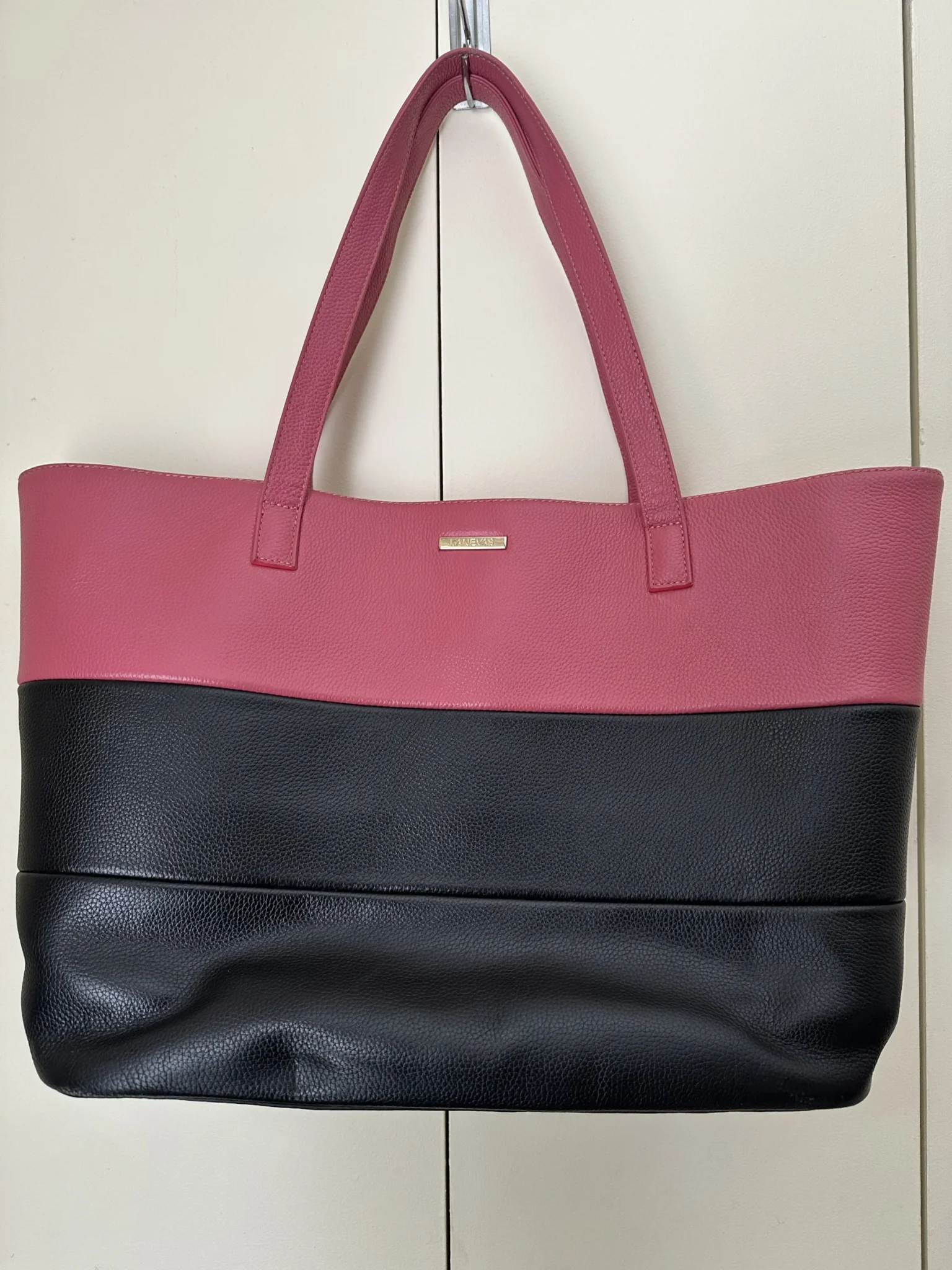 Featured image for Large black and pink leather bag by Kanevas