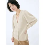 Thumbnail for Carina Cardigan col en V - Wilfred