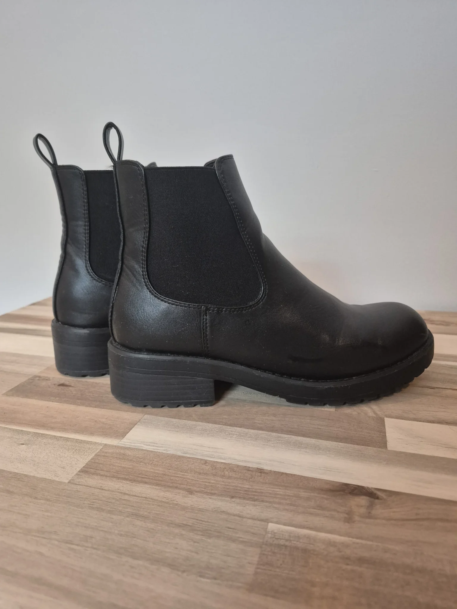 Featured image for Bottes noires