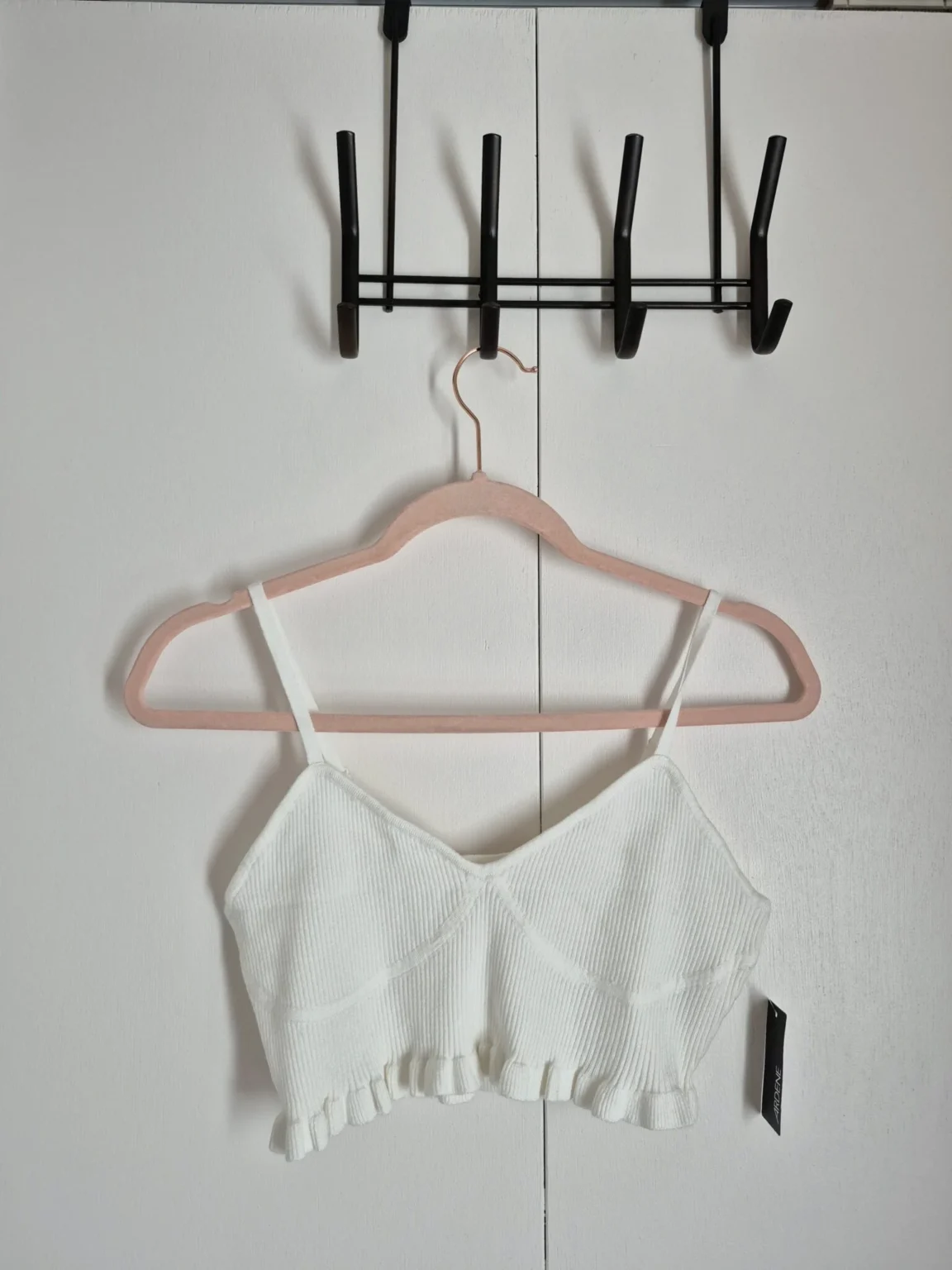 Featured image for Camisole blanche medium
