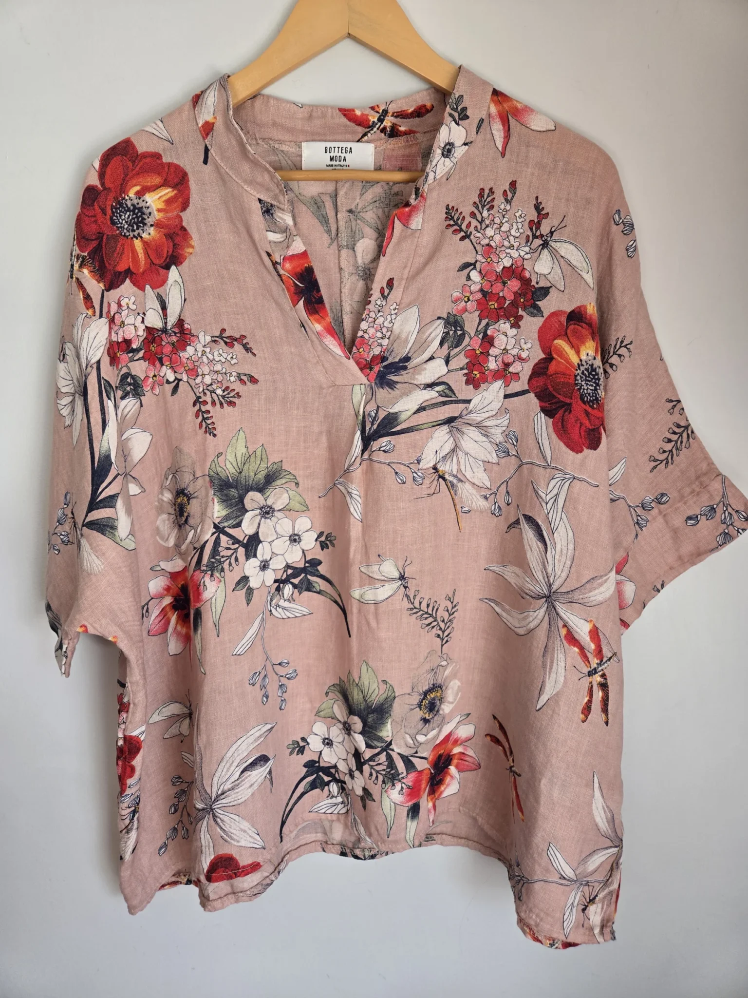 Featured image for Bottega Moda floral blouse 💯 linen