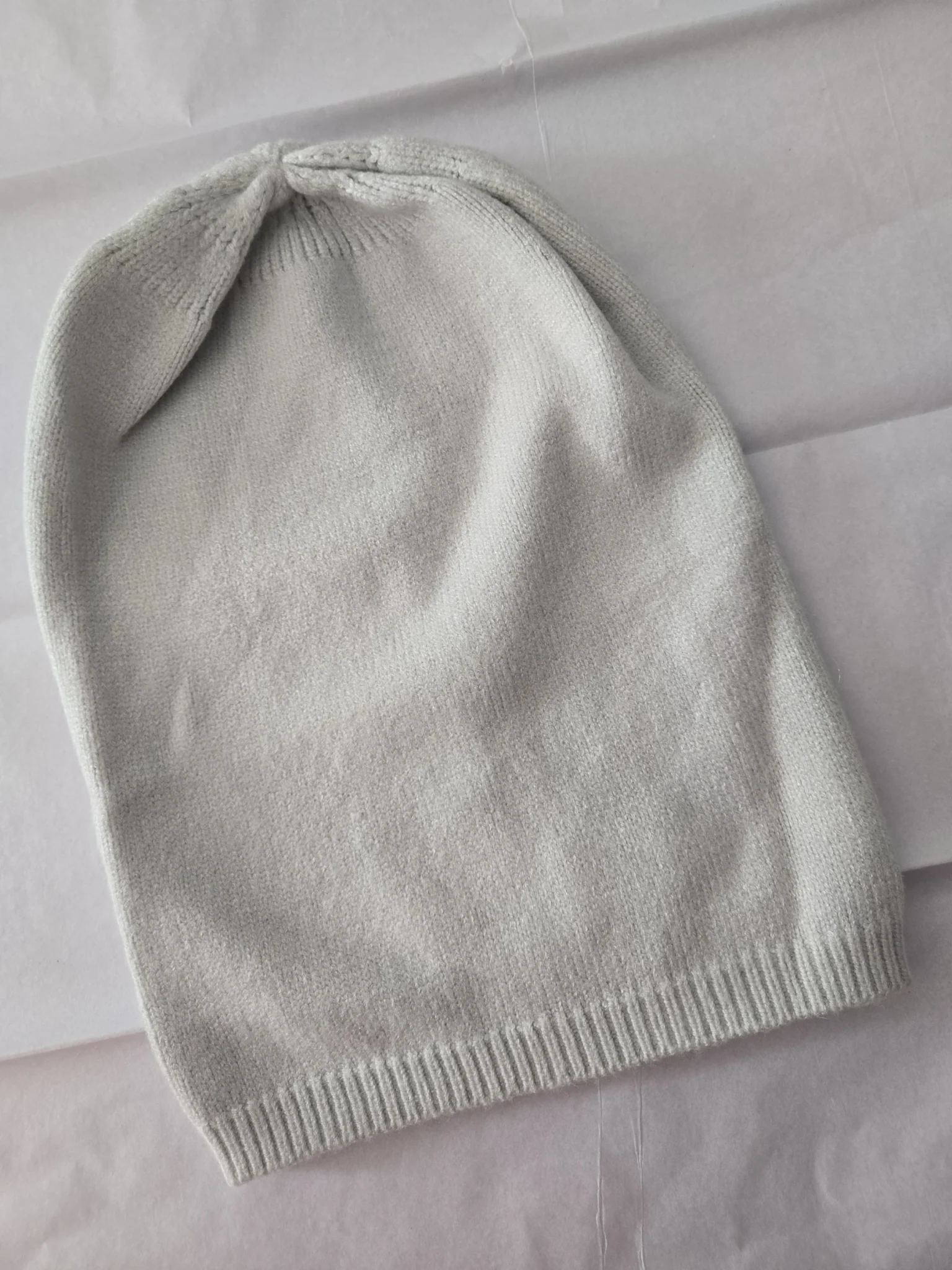 Featured image for Very light green thin toque