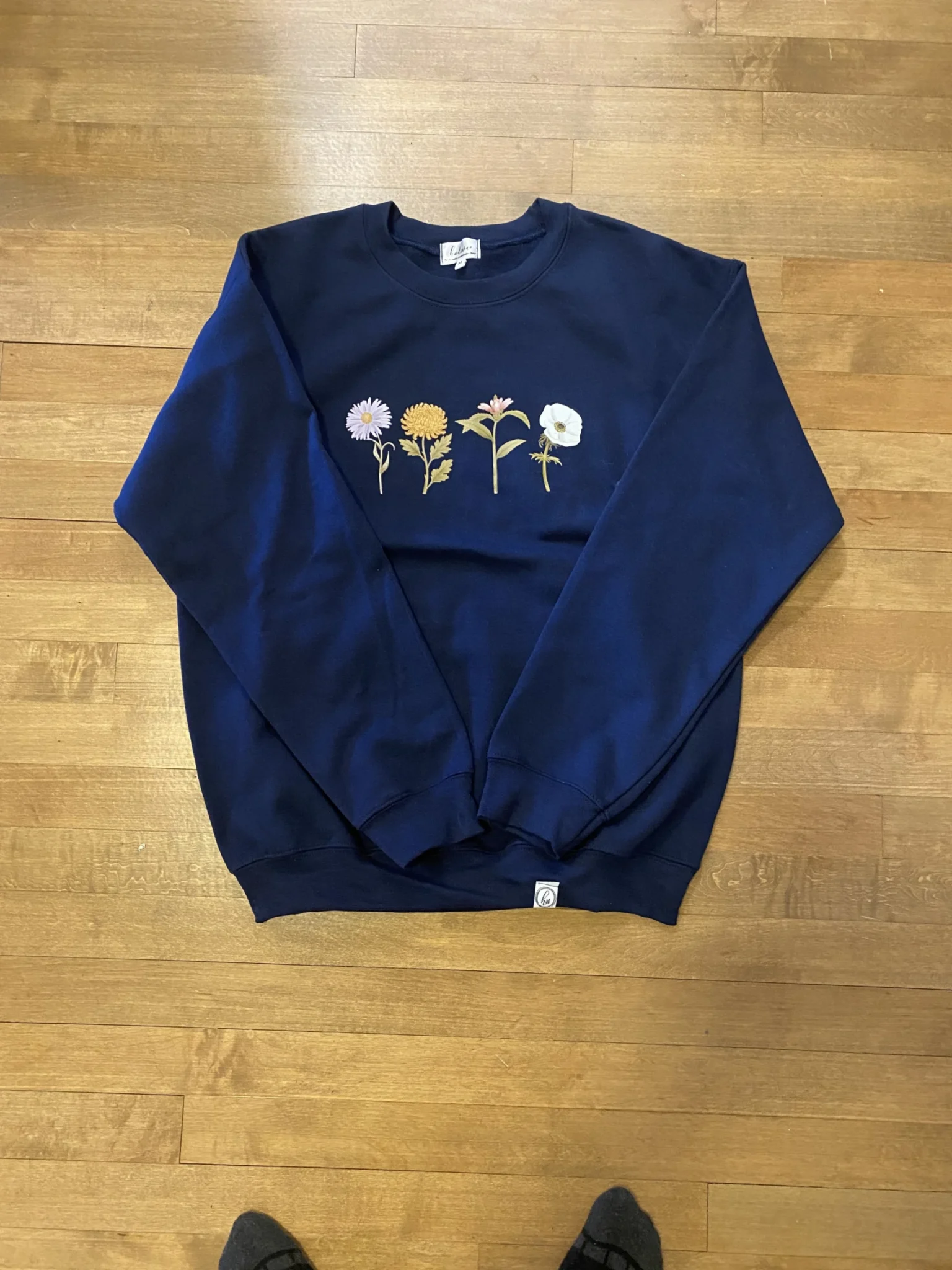 Featured image for ´crewneck’ neuf de marque québécoise Holive