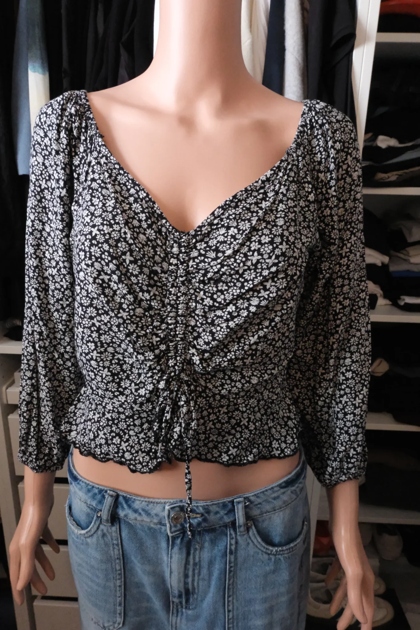 Featured image for Jumper with flowers