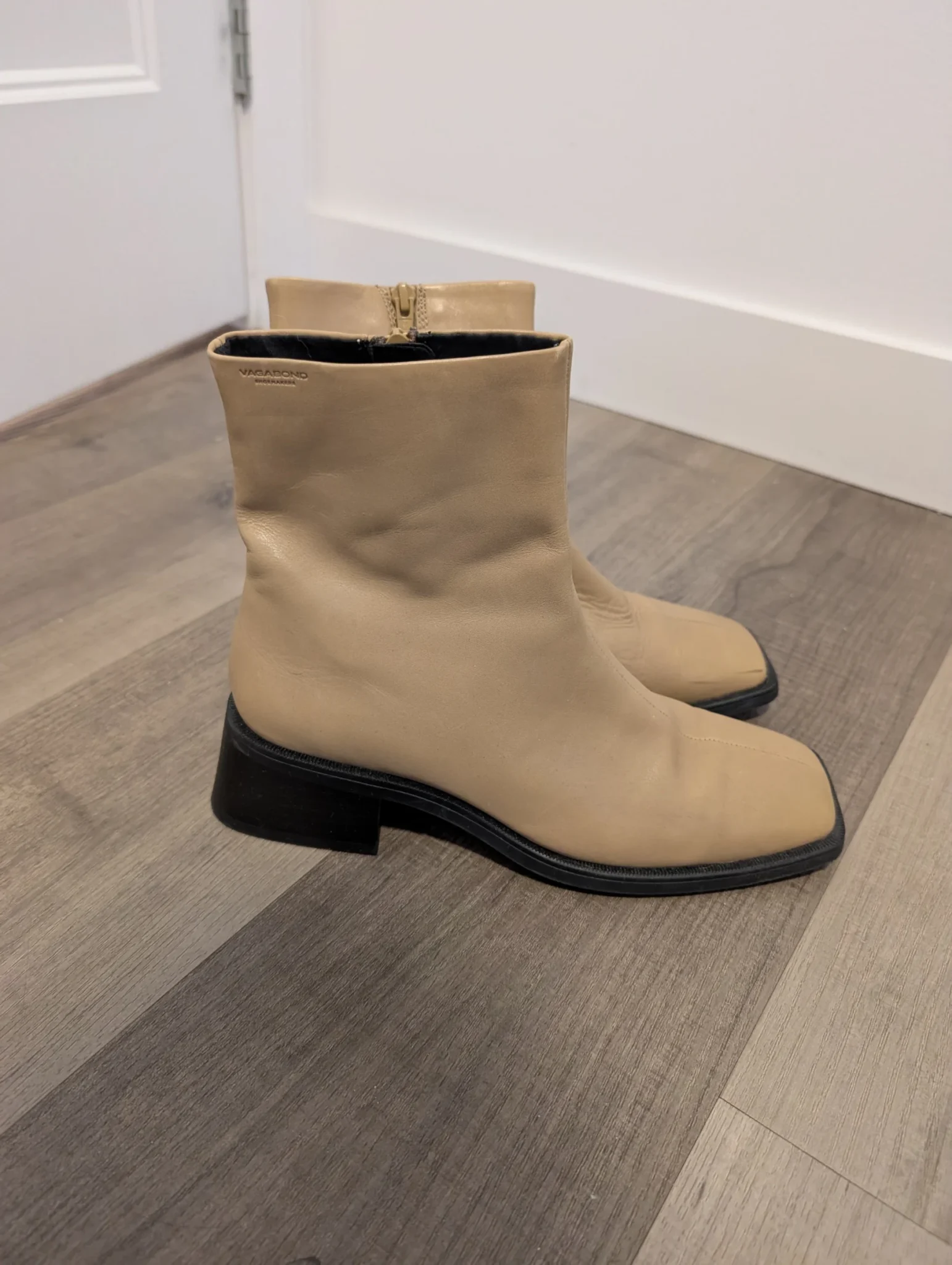 Image for Vagabond/Blanca boots Sz 39