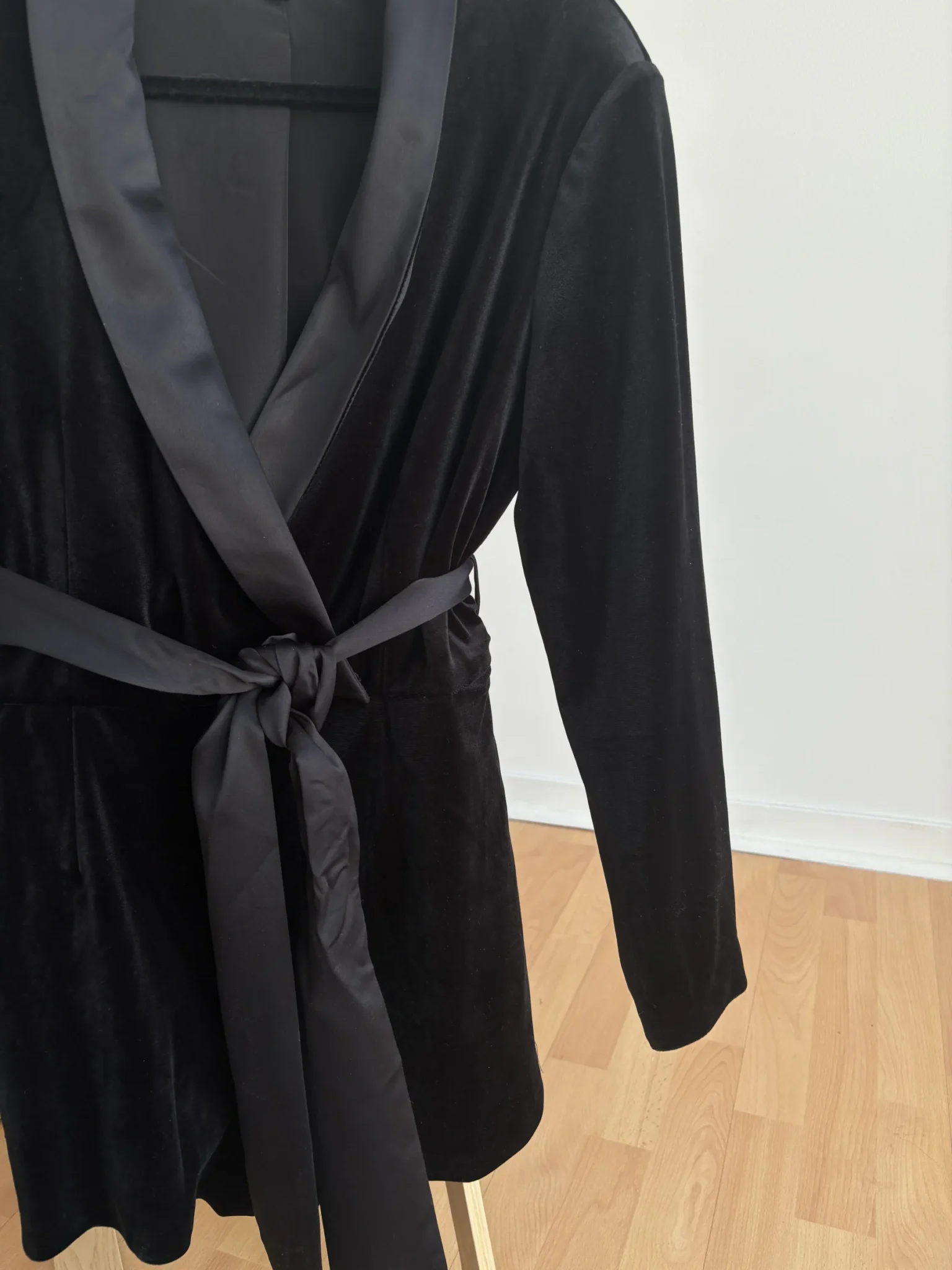 Featured image for Romper shorts jacket style in velvet