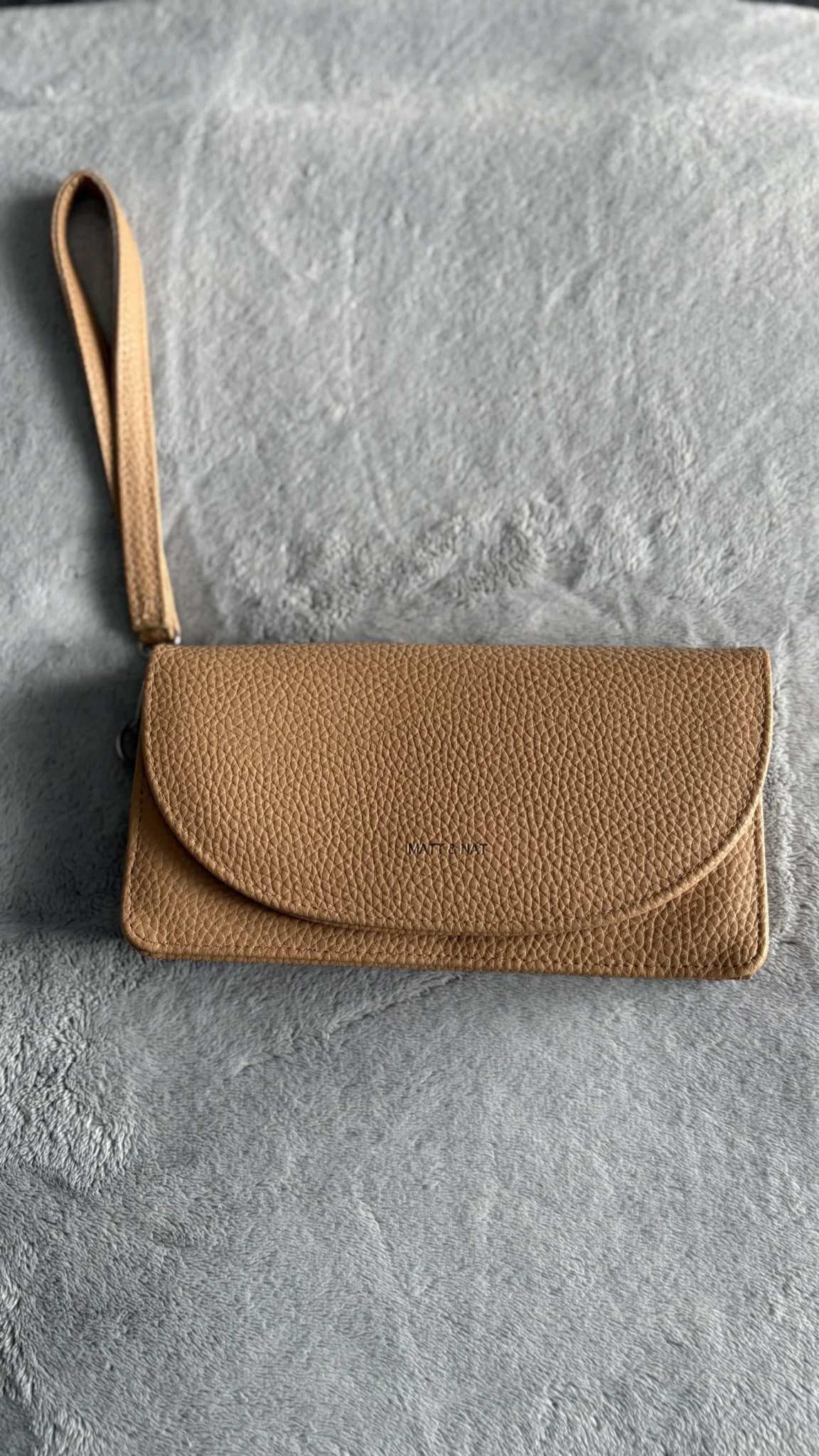 Featured image for Petit sac à main / portefeuille Matt and Nat