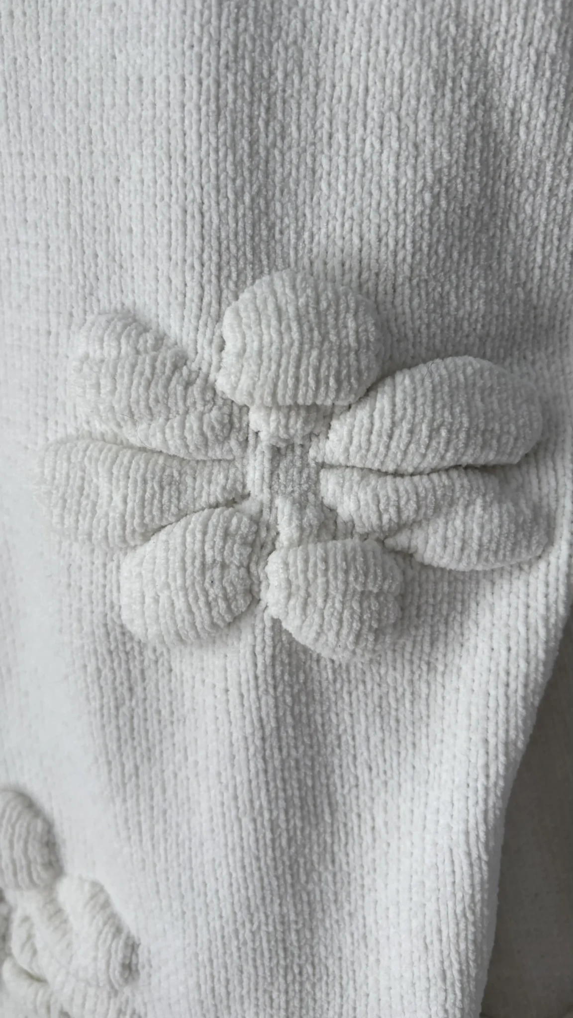 Image for White knit ONLY